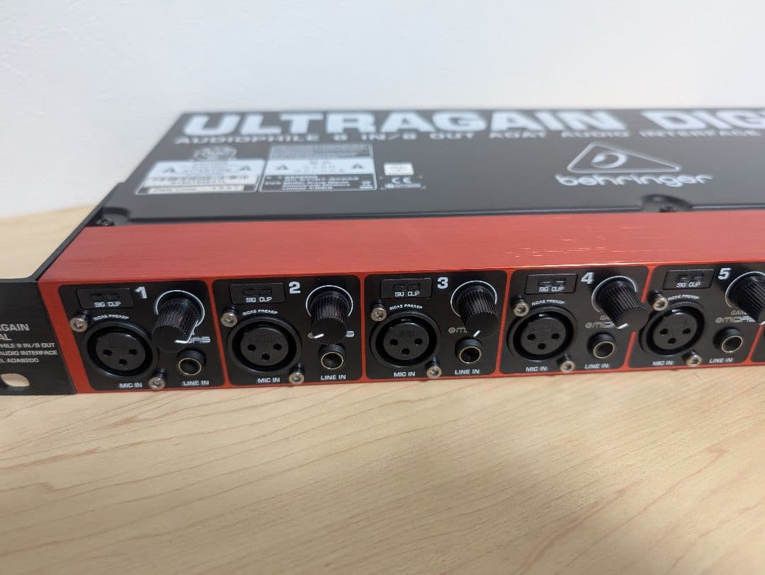【未使用品】ULTRAGAIN DIGITAL ADA8200