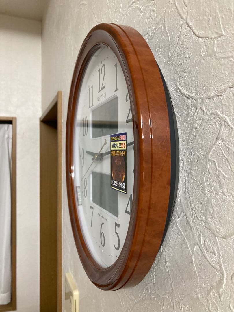 新品　未使用　温度湿度カレンダー六曜表示電波掛け時計　定価¥19,800-