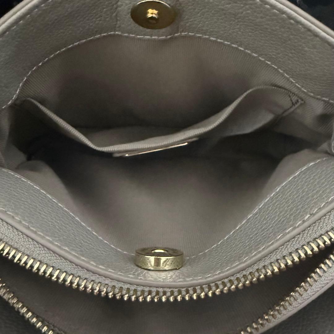 美品　FURLAフルラ レザー チェーンショルダーバッグ グレー シルバー金具