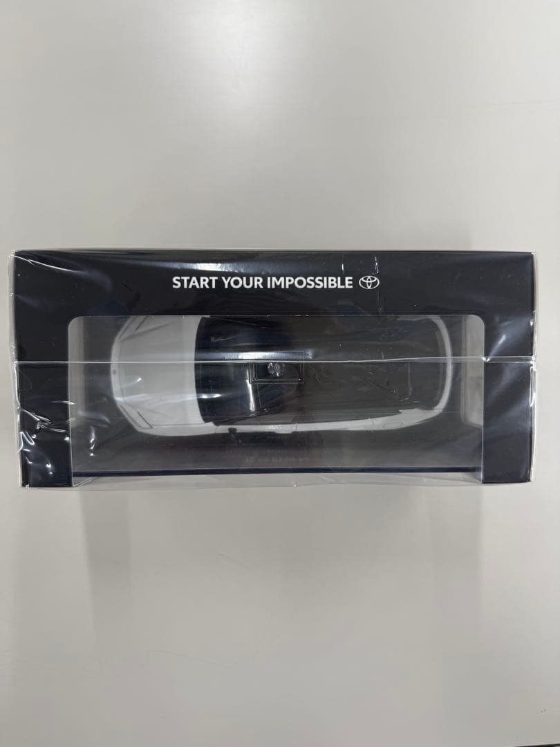 CROWN ESTATE ミニカー PHEV仕様