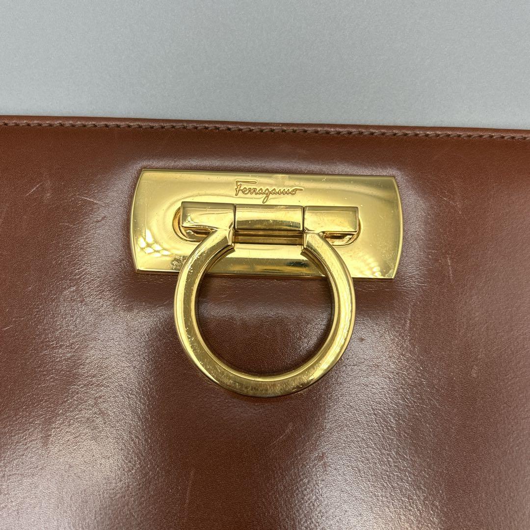 希少カラー サルヴァトーレフェラガモ ショルダーバッグ ガンチーニ チェーン