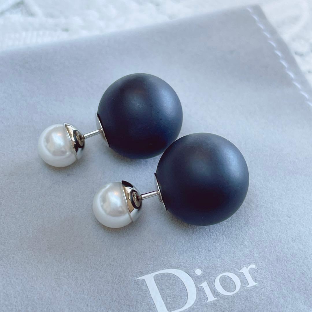 Christian Diorトライバルボール ピアス ブラック パール S11
