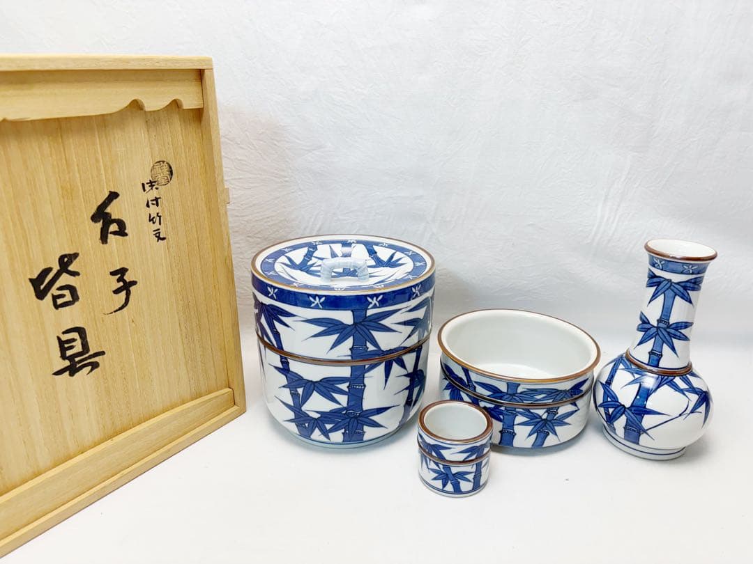 赤い猫の陶器フィギュア 小室幸雄さん