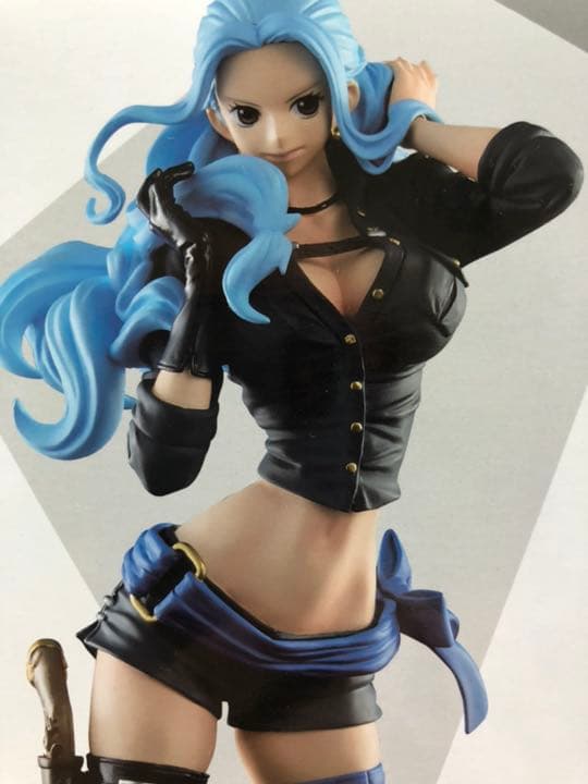 フラッグ ダイヤモンドワンピース ニコロビン ナミ ビビ レイジュ