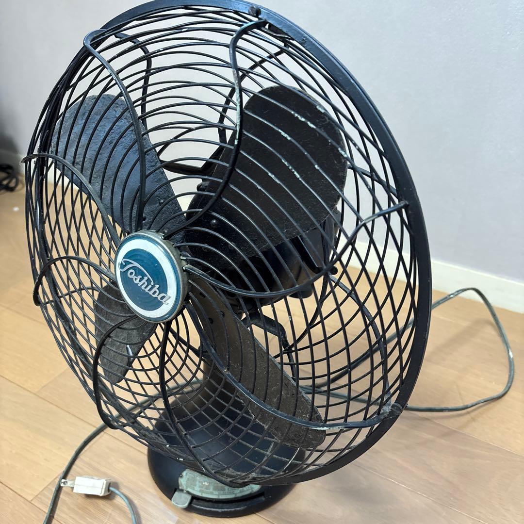 東芝 TOSHIBA 昭和レトロ 扇風機 鉄製 アンティーク 黒 12/15まで