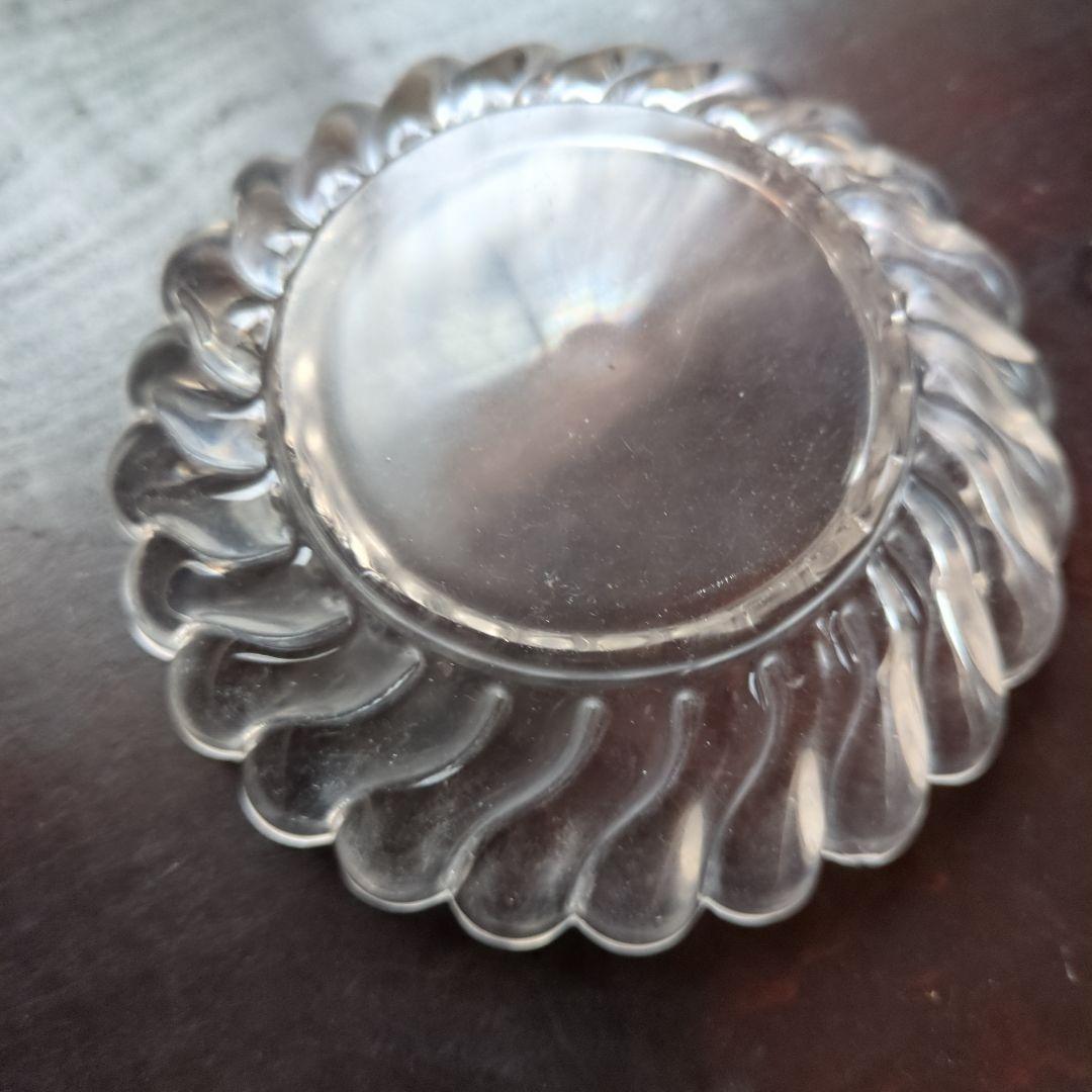 フリルガラス皿 木箱付き 直径約12cm 江戸硝子 捻縁 皿 骨董品