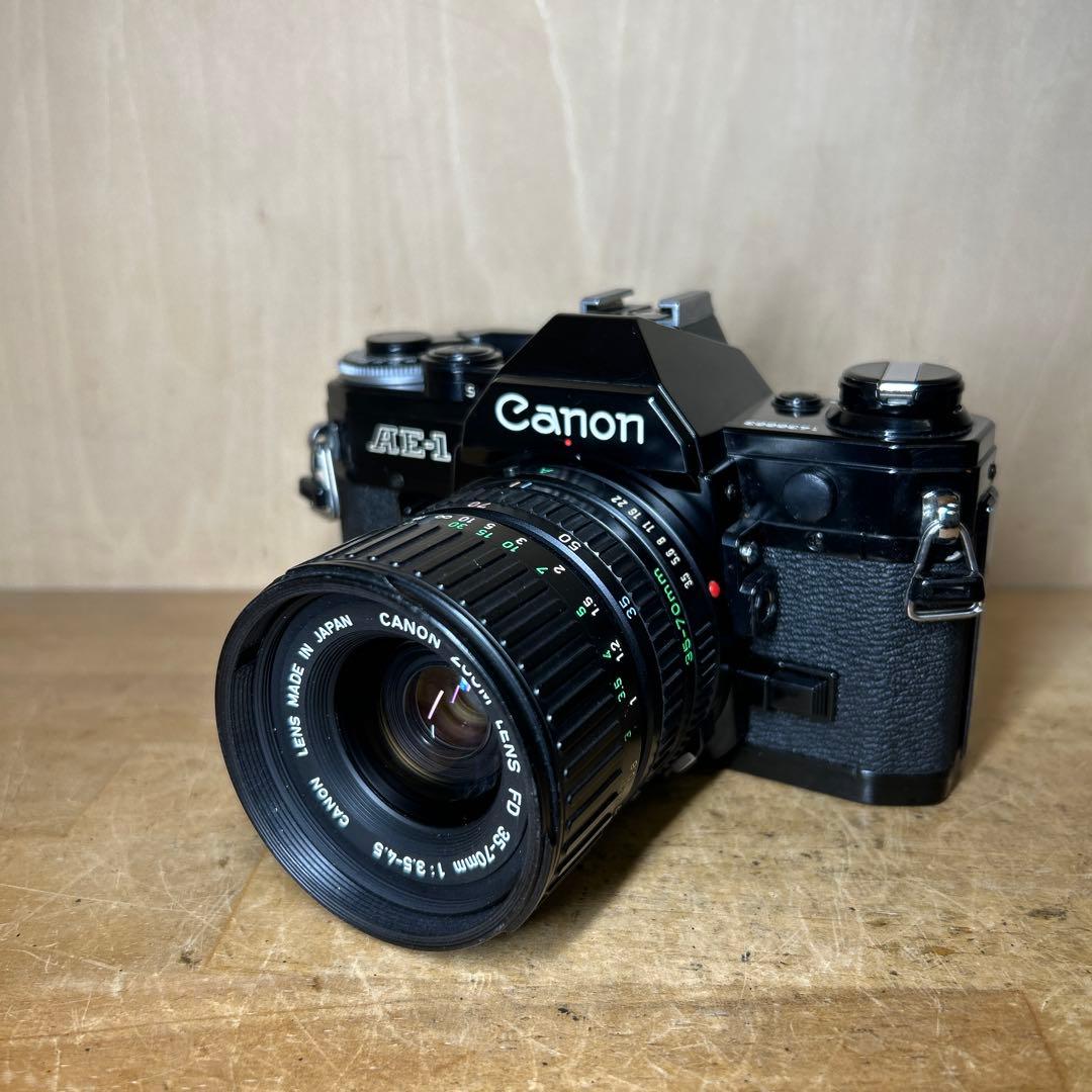 Canon AE-1ブラック+FD 35-70 f3.5-4.5 完動美品