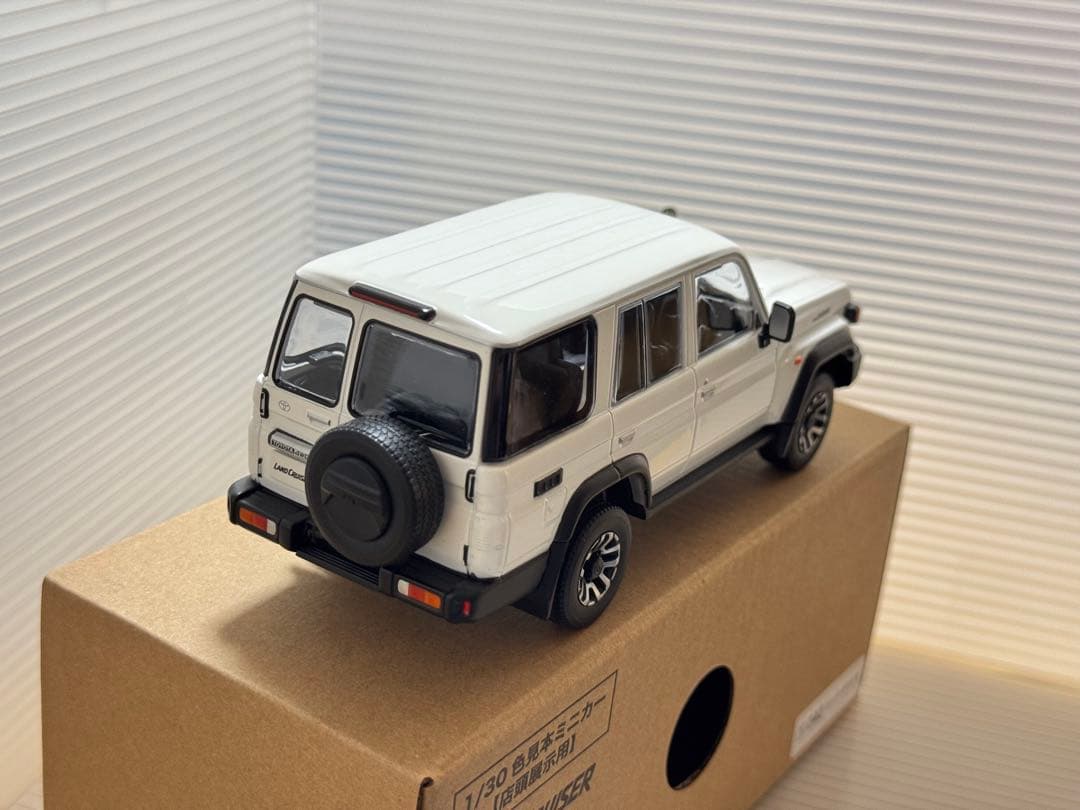 【とざ】トヨタ TOYOTA ランドクルーザー 1/30 ミニカー