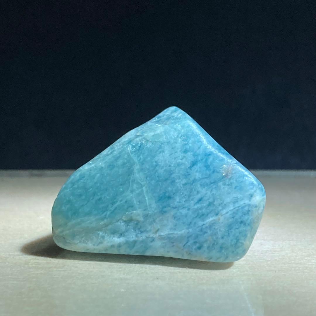 Premium】糸魚川翡翠 入りコン沢 宝石質 青翡翠 原石 7.7g - メルカリ