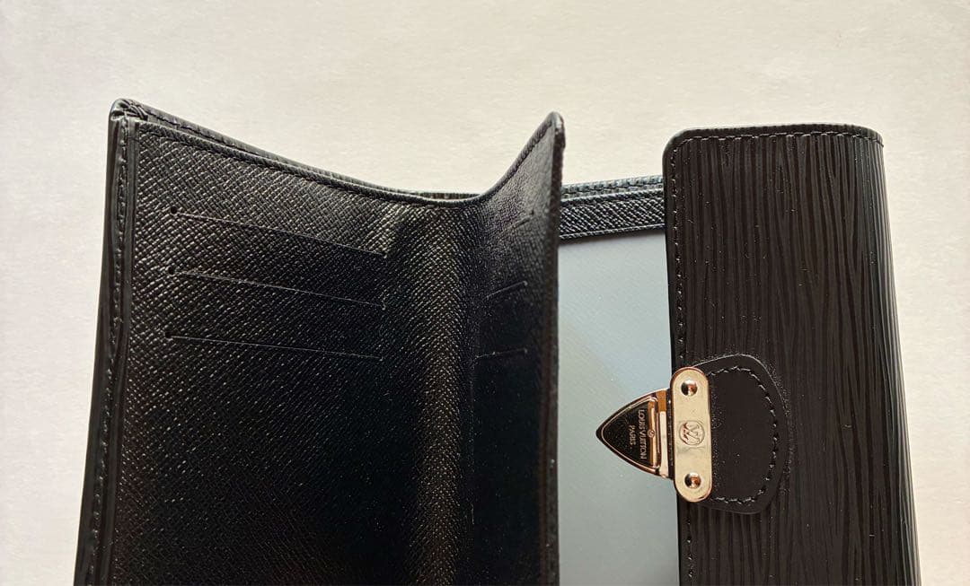 新品★LOUIS VUITTON(ルイヴィトン)折り畳み財布