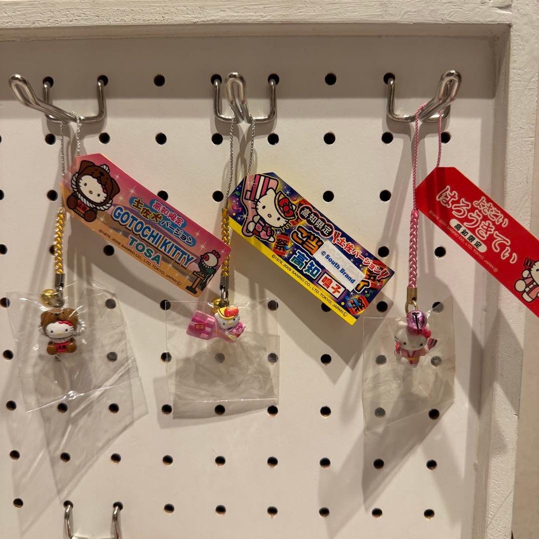 ご当地キティストラップなど100個セット