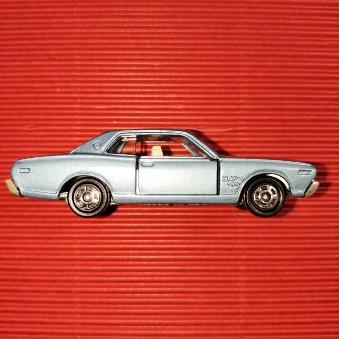 トミカ『ニッサン グロリア 2000GX』未開封品・レアな冊子付き