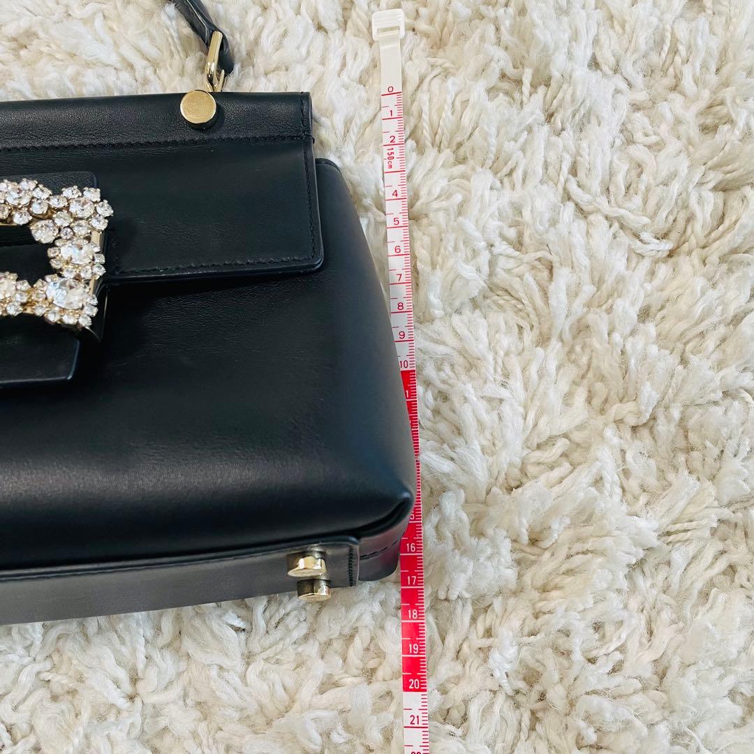 ロジェヴィヴィエ・ビジュー付き黒パーティーバッグ(超美品)✨