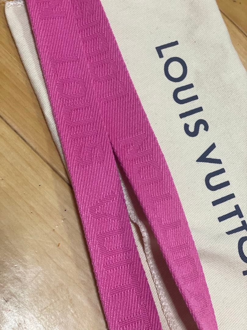 【極美品】LOUIS VUITTON ランヤード ミュルティ ポシェット！