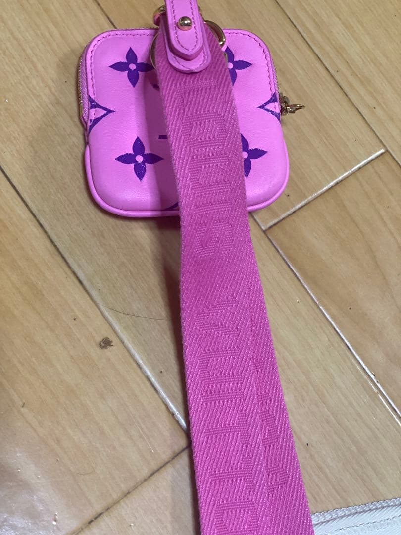 【極美品】LOUIS VUITTON ランヤード ミュルティ ポシェット！