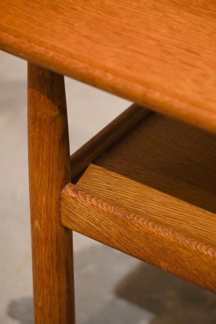 モブラー社製 北欧ヴィンテージ オークサイドテーブル アイヴァン・A