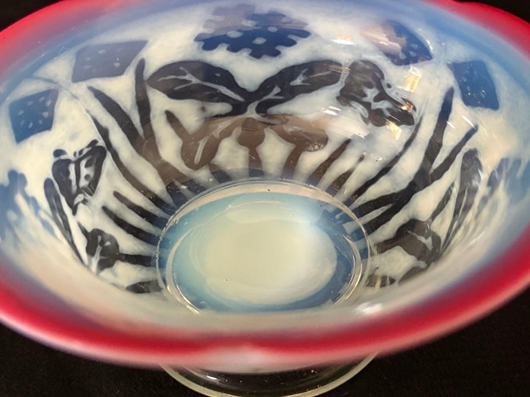 大正ガラス和ガラス菖蒲に蝶透かしウランガラス 桃色乳白氷コップ 12cm