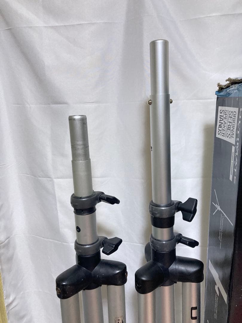 ULTIMATE スピーカースタンド 1本新品1本おまけ