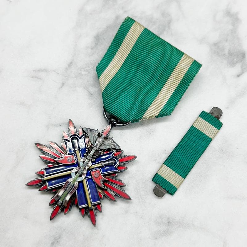 断捨離 勲章 功五級金鵄勲章 略綬付き 共箱付き - メルカリ