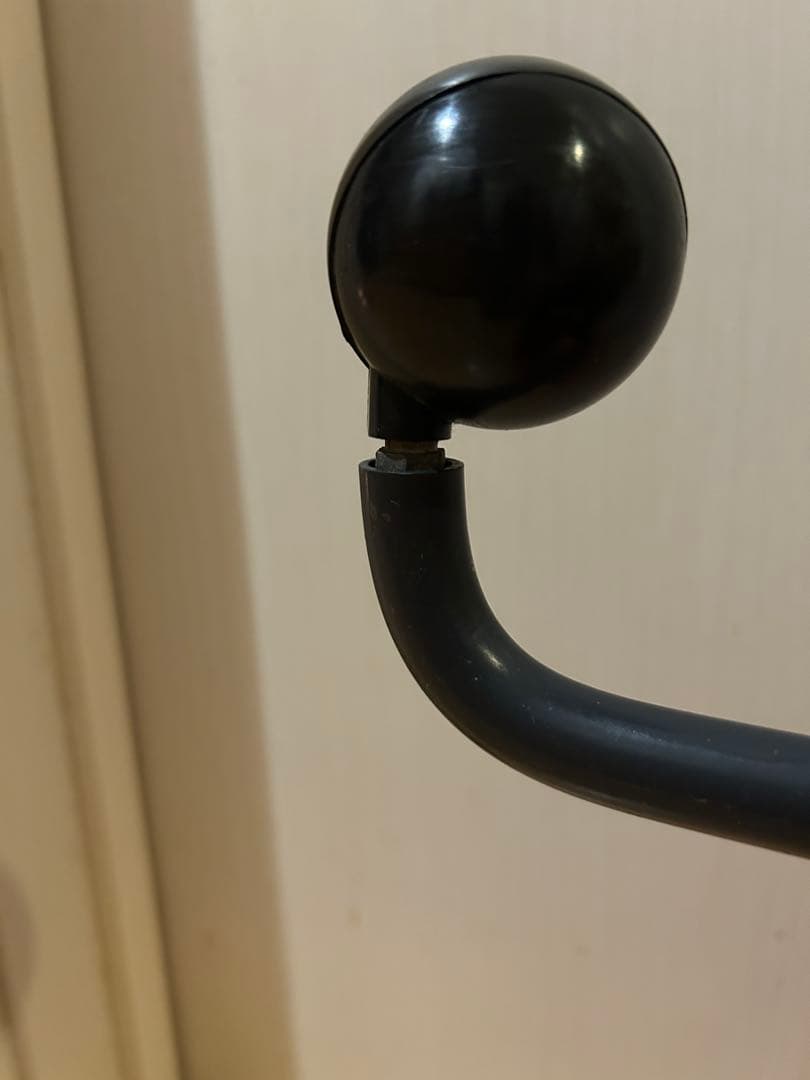 カッシーナ CASSINA KICK サイドテーブル 赤 昇降式 ジャンクの通販は