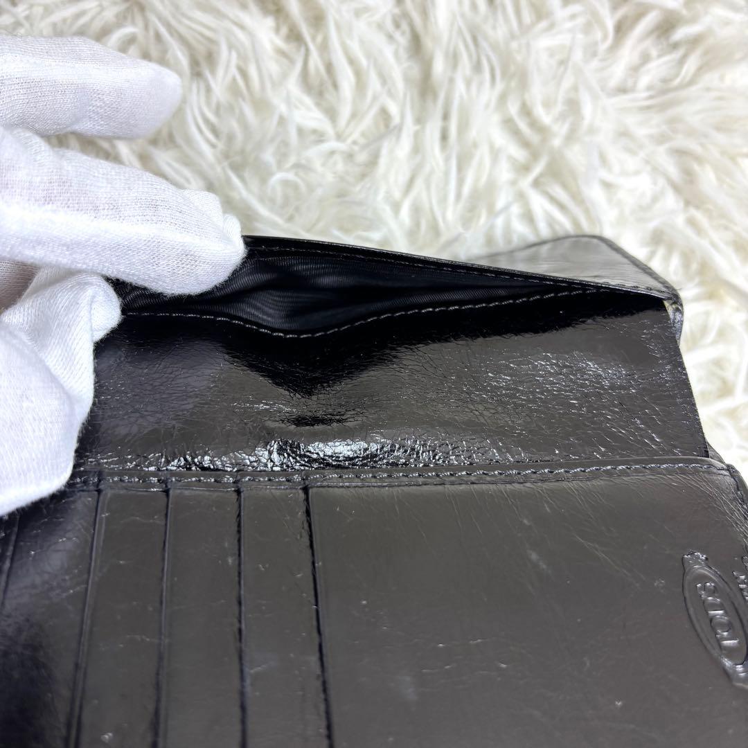 トッズ　TOD's 三つ折り財布　 キルティング　ブラック　Tロゴ