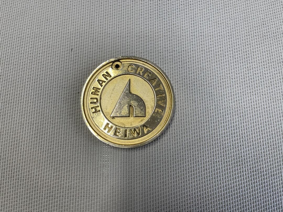 【希少品】パチスロメーカー　HEIWA　金メダル　約174ｇ　約7ｃｍ×7ｃｍ