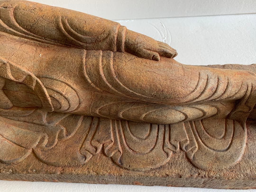 北魏時代 青石睡仏 青石細密彫 仏像 仏師手作り品 某寺院所蔵 - メルカリ