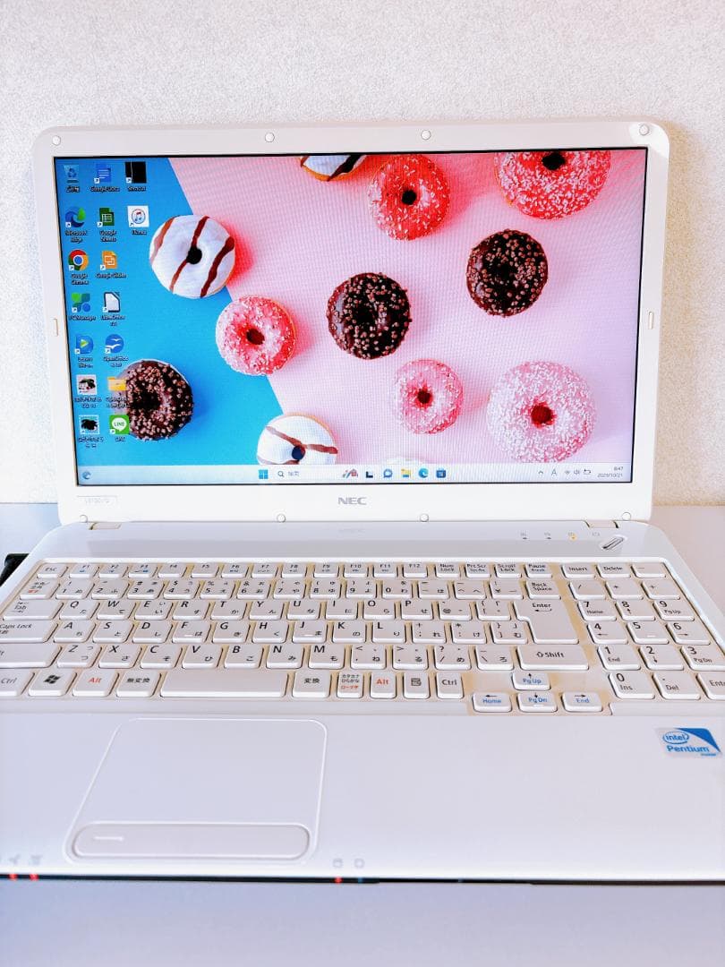 人気の白✨薄型ノートパソコン✨新品SSD512GB✨初心者⭕Windows11