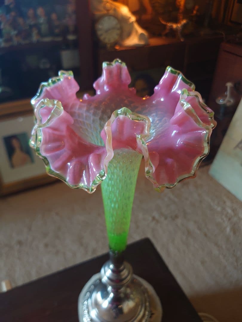 フランス1890s'ヴィクトリアン「イパーン 」クランベリー ヴァセリンSP花器