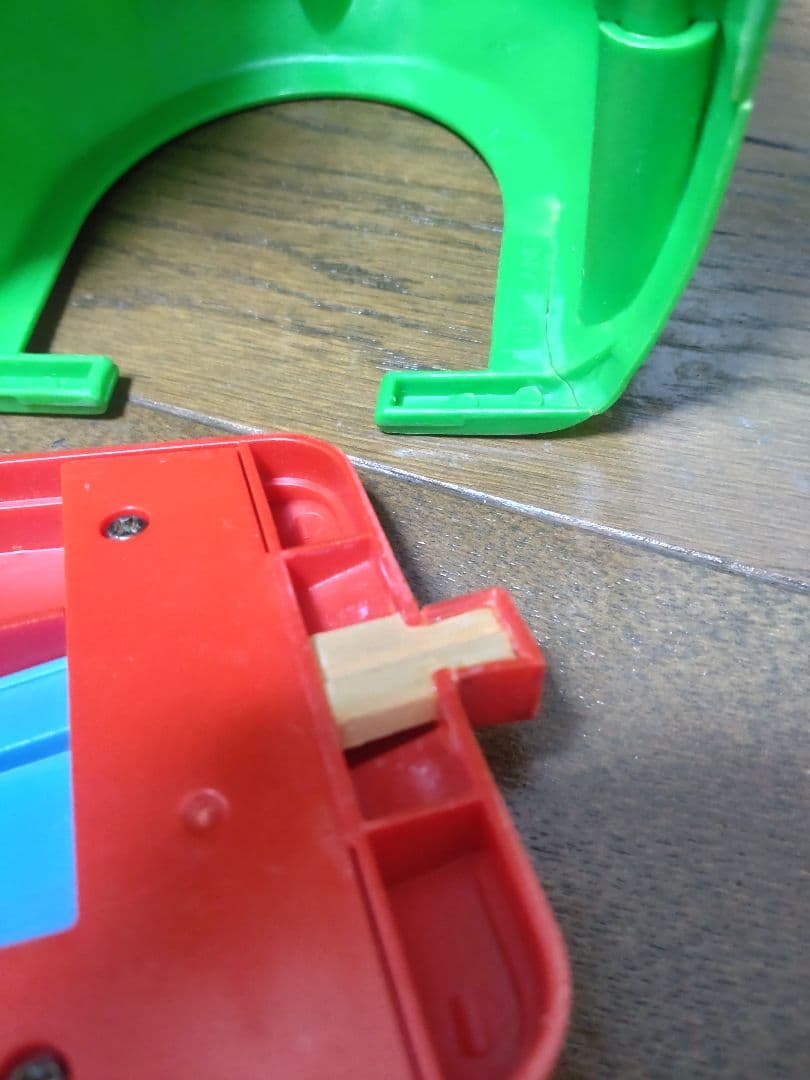 「プラレール」と「ストレートレール＆どうろ」セット