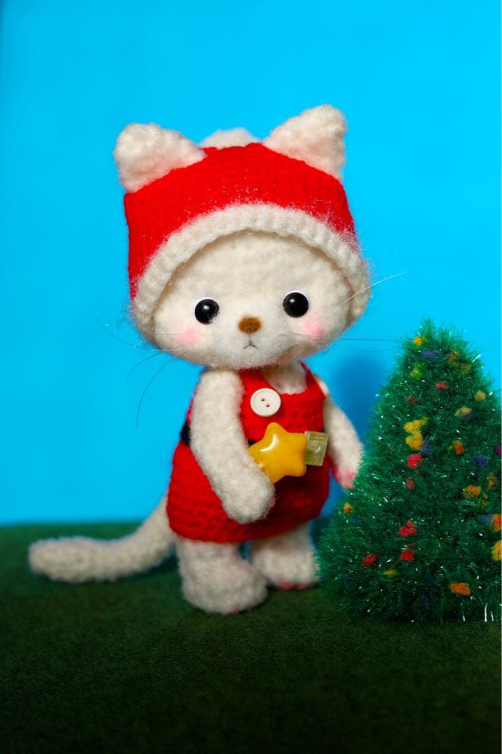 クリスマス 白猫 あみぐるみ サンタ服