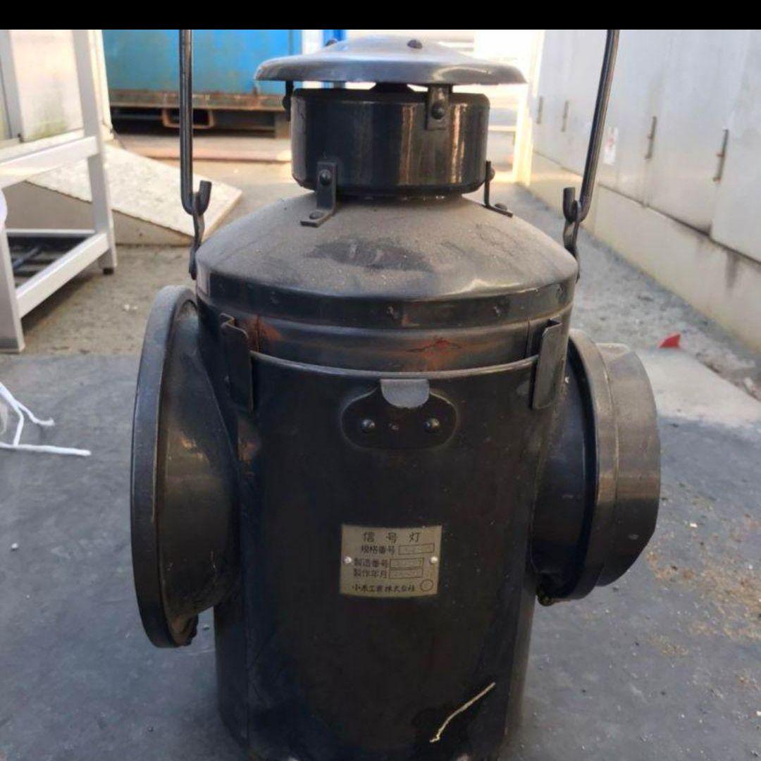小糸工業株式会社製信号灯