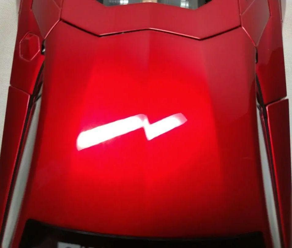 オートアート　1/18　ランボルギーニ　アヴェンタドール　LB-WORKS