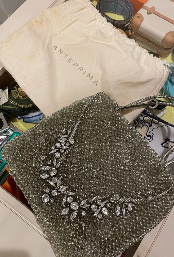 アンテプリマ シルバーパーティーバッグ