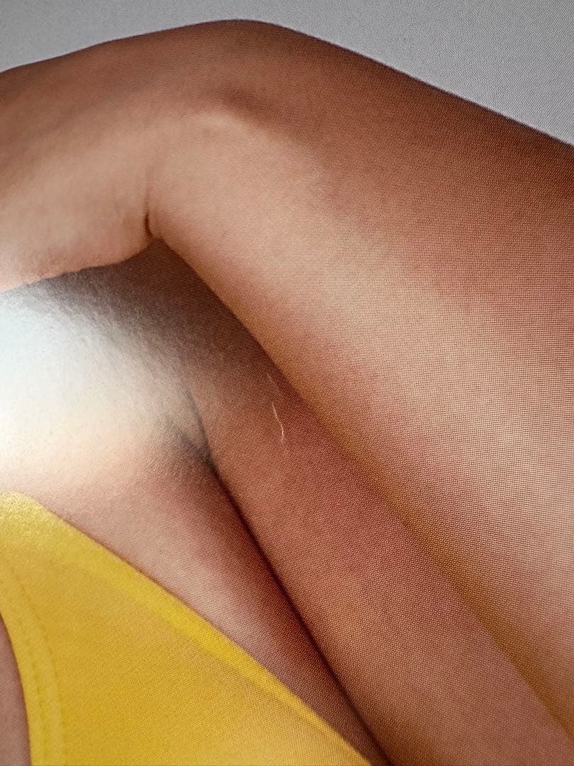 山本梓 等身大ポスター ヤングサンデー応募者全員サービス 黄色水着で挑発