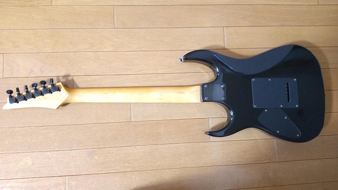 IBANEZアイバニーズ RX180B ブラックメイプルトップ ギター