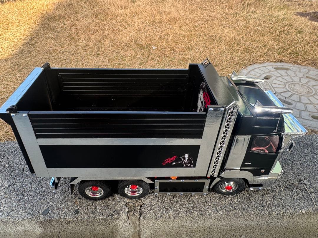 アオシマ 1/32 深箱ダンプ改　17プロフィア　E.YAZAWA仕様完成品