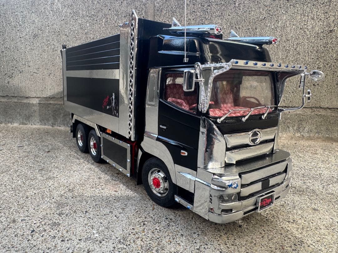 アオシマ 1/32 深箱ダンプ改　17プロフィア　E.YAZAWA仕様完成品