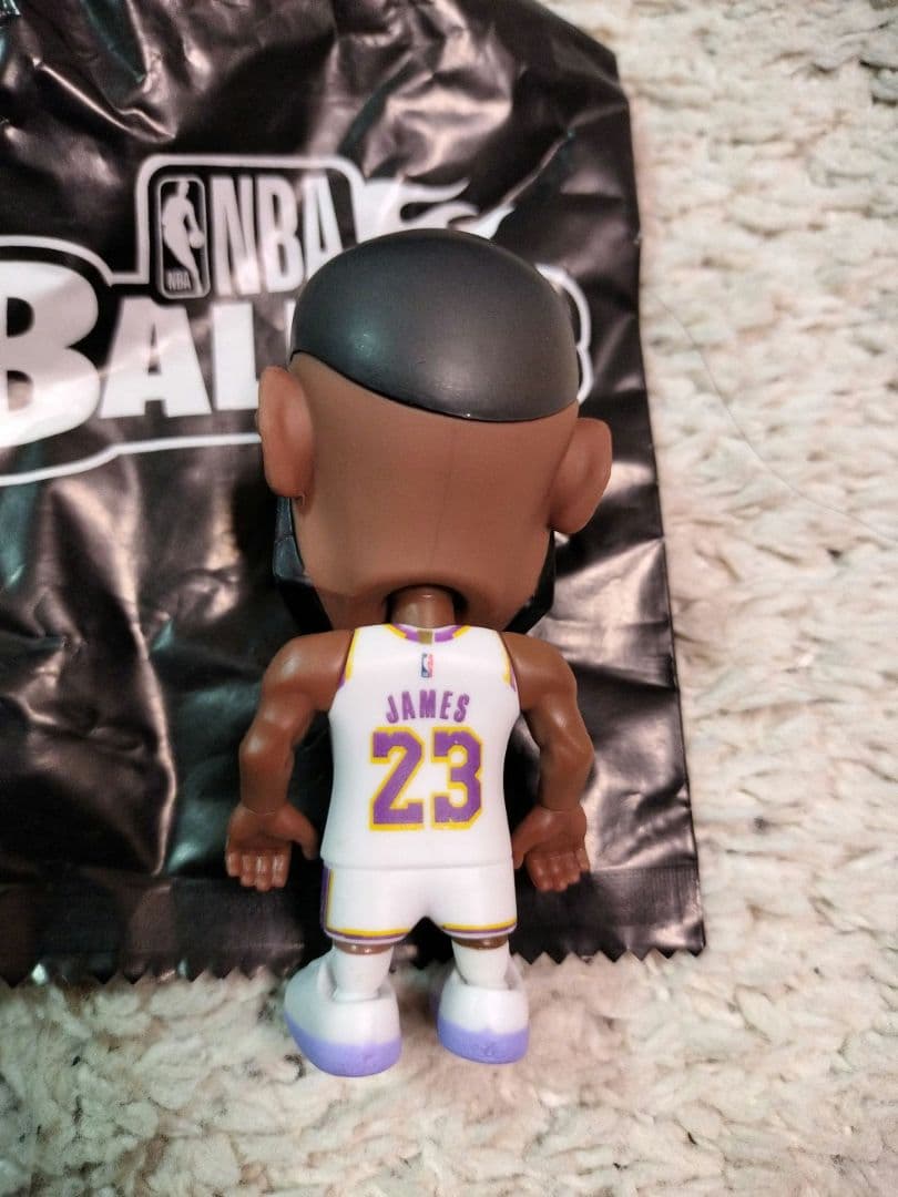 レブロン・ジェームズ アレクサンダー2つ