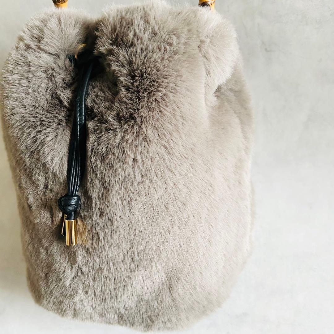 美品ヴィオラドーロファーバンブーハンドル巾着バック秋冬