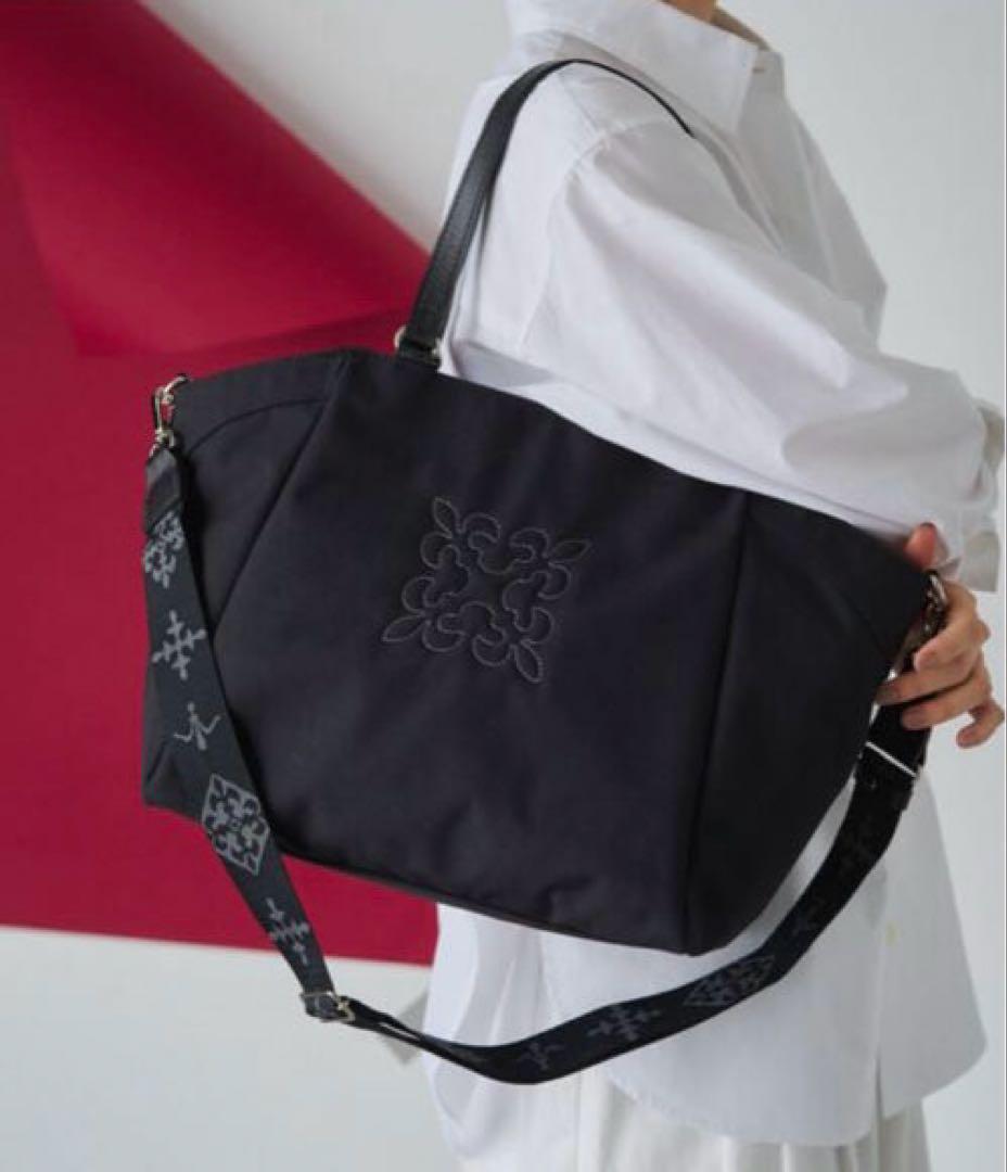 ほぼ未使用ラシット A4入る刺繍2wayバッグ