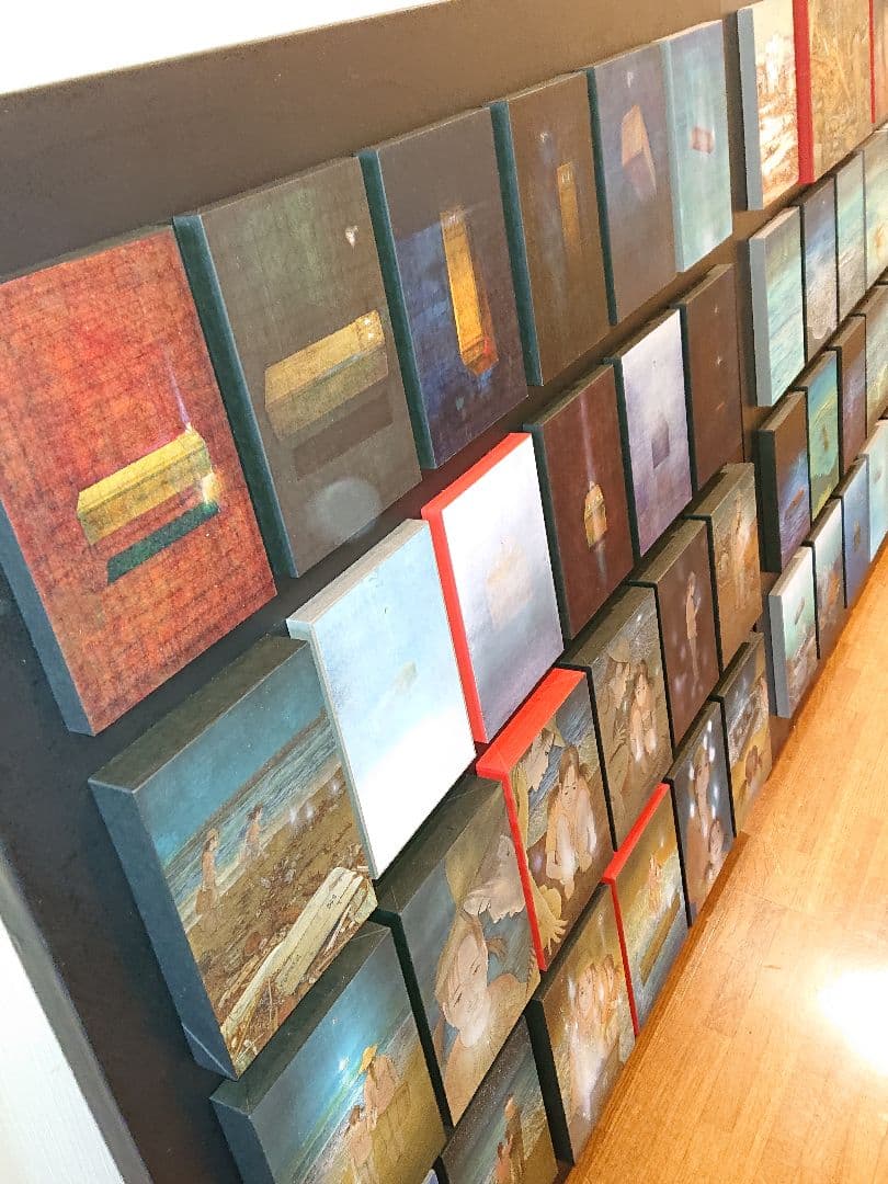 日本画家堤進の平面ポップアート 作品 。ミクストメディア「迷蝶・棺一基」