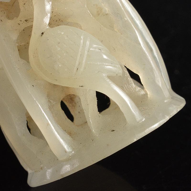 中国 玉石白玉彫刻 鳥木透かし彫 根付 置物 M R5978E