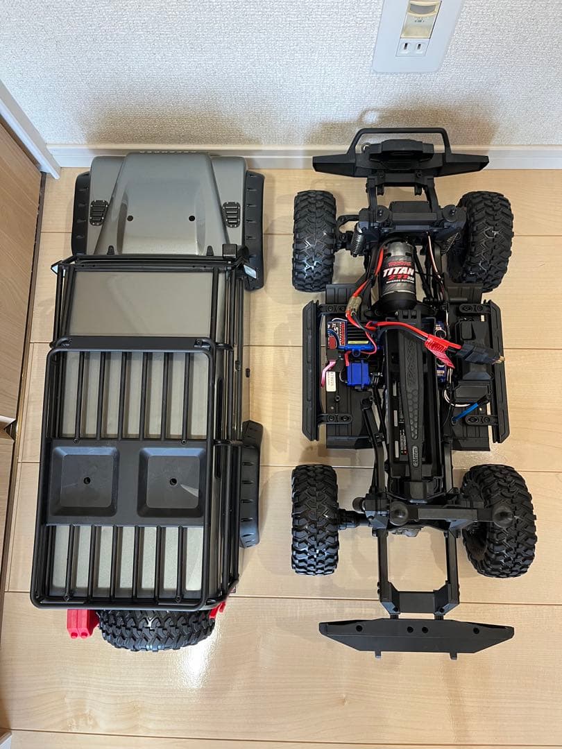 トラクサス TRX4 ランドローバー ディフェンダーD110 RTR シルバー