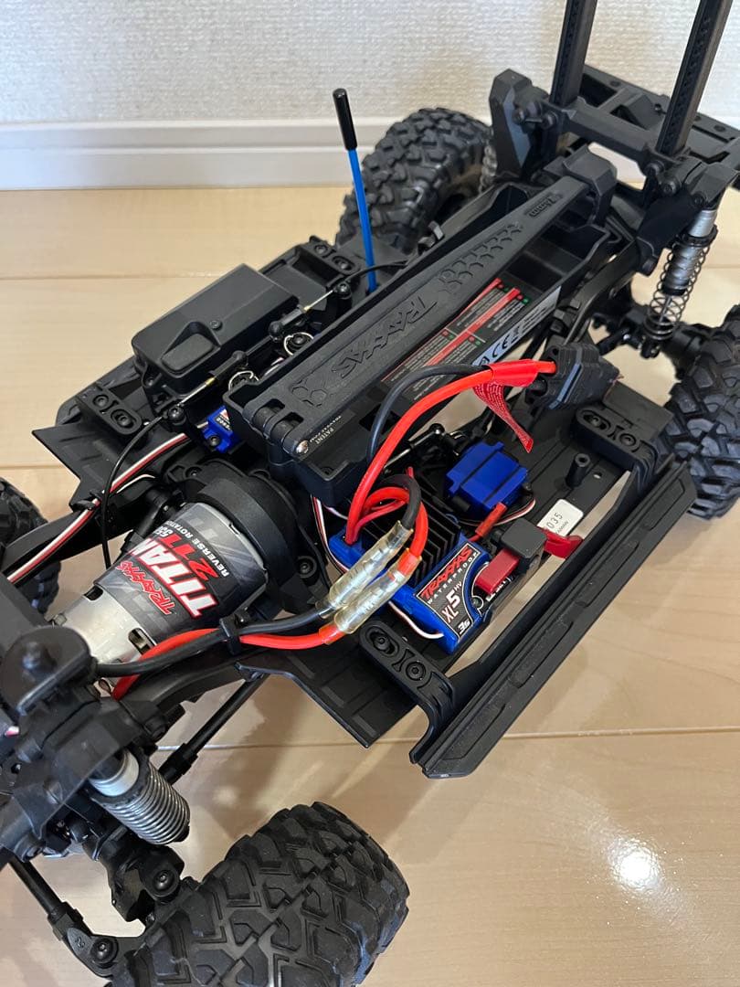 トラクサス TRX4 ランドローバー ディフェンダーD110 RTR シルバー