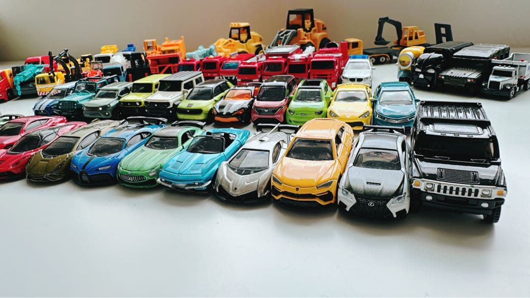 ミニカー大量セットまとめ売り(はたらく車、高級車、消防車両etc)52台