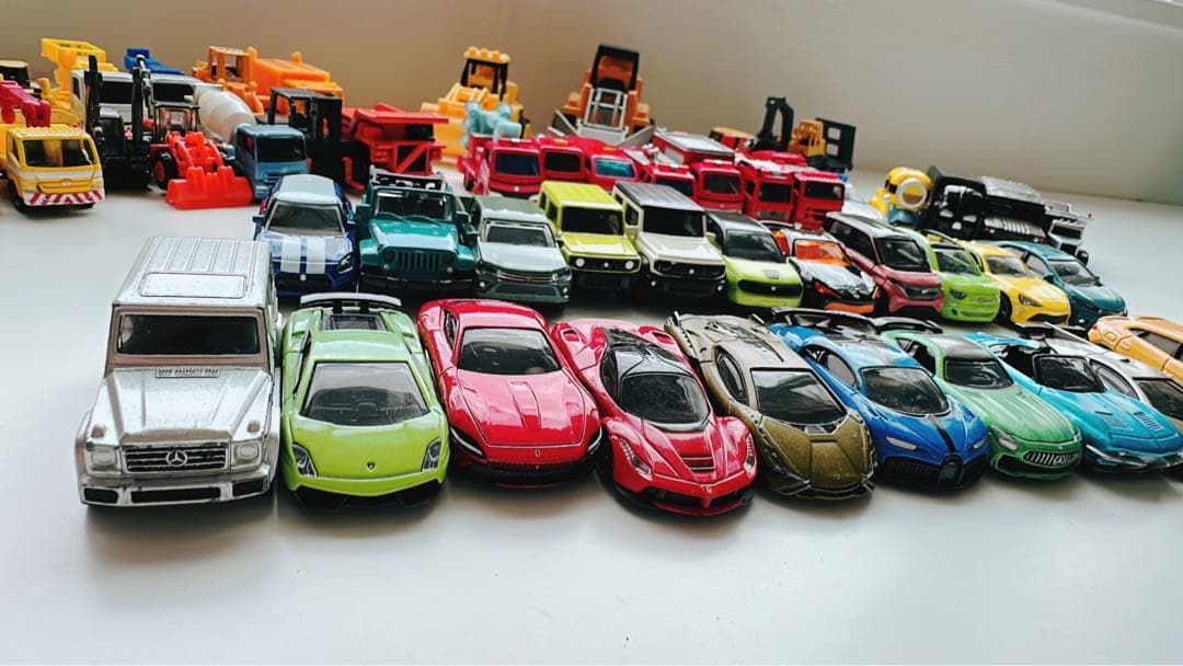 ミニカー大量セットまとめ売り(はたらく車、高級車、消防車両etc)52台