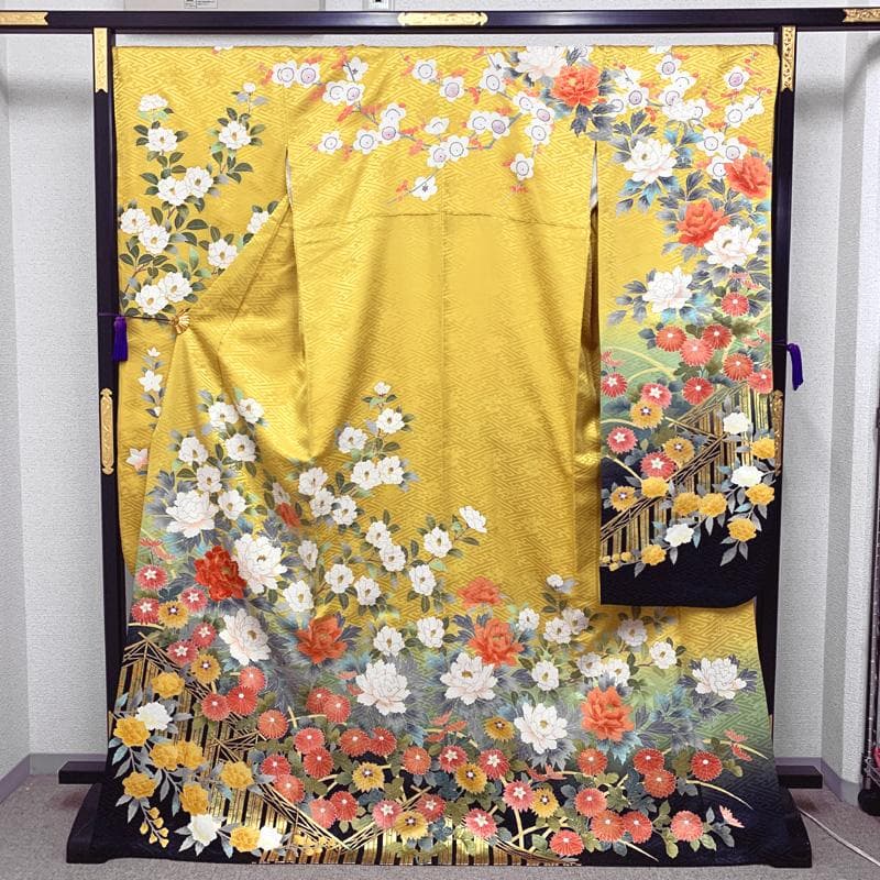 411z3〇高身長な方にも 振袖 地紋 金彩 刺繍 黄色〇美品