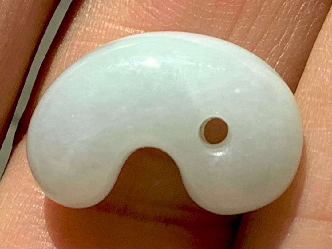 ✳ 天から授かった幸福の勾玉 糸魚川翡翠ジェダイト 氷アイスジェイド