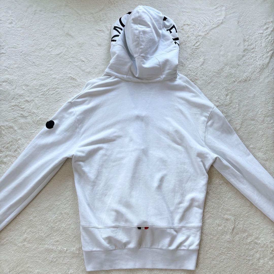 人気！　モンクレール ハーフジップパーカー　　フーデイー　マグリア　M 白